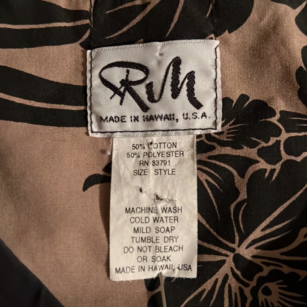 RM Hawaiian MuuMuu - Picture 5 of 10